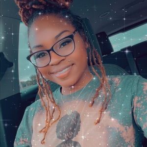 Meet your Posher, Lashara